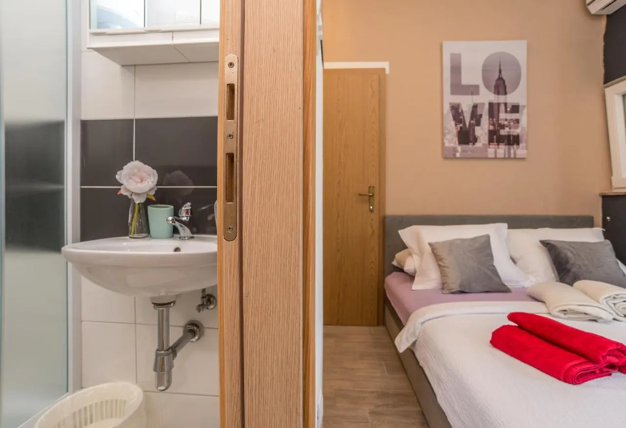 Apartments Amaris Biograd Na Moru 0*,  Croatia